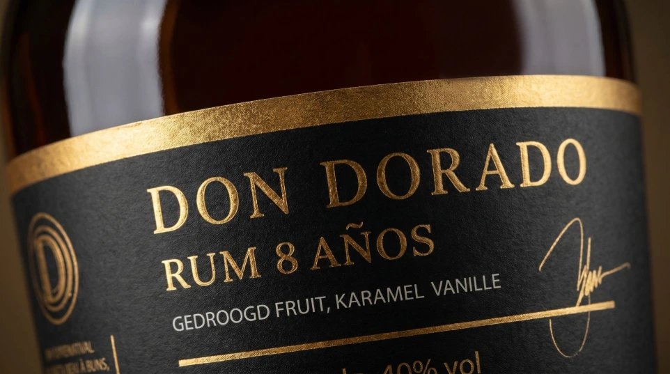 Etiqueta Don Dorado Ron 8 Años diseñada por Newspirits