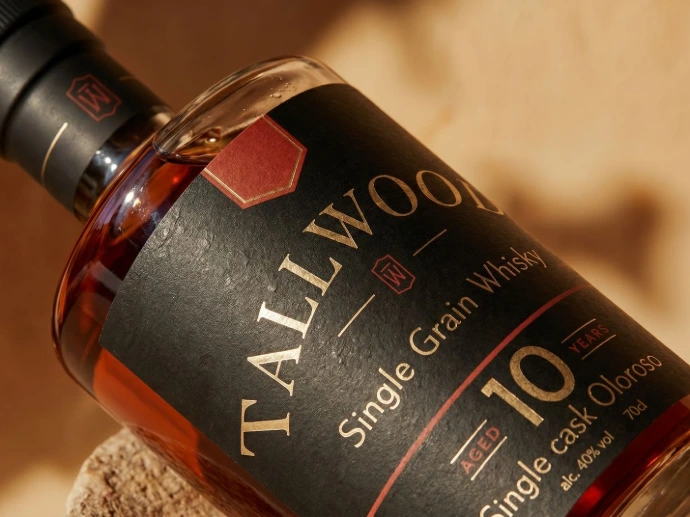 NewSpirits desarrolla diseño de marca, etiqueta y botella para Tallwood Whisky