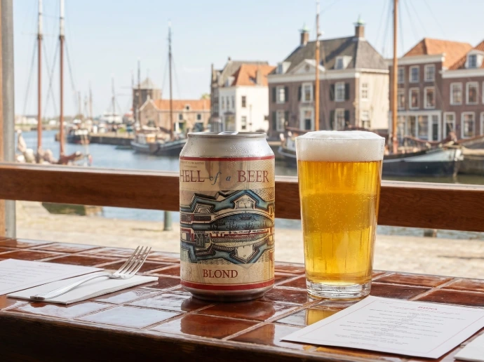 Hell of a Beer Blond bier in blik, een toegankelijk en verfrissend private label blond bier gebrouwen door