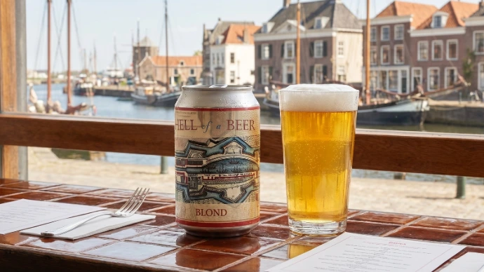 Hell of a Beer Blond bier in blik, een toegankelijk en verfrissend private label blond bier gebrouwen door