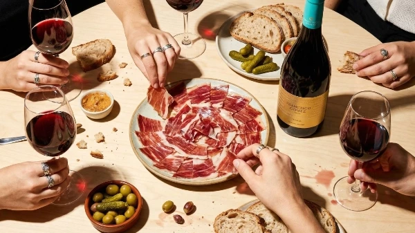 Bekijk de Brouwhoeve delicatessen Icon Spaanse en Nederlandse delicatessen